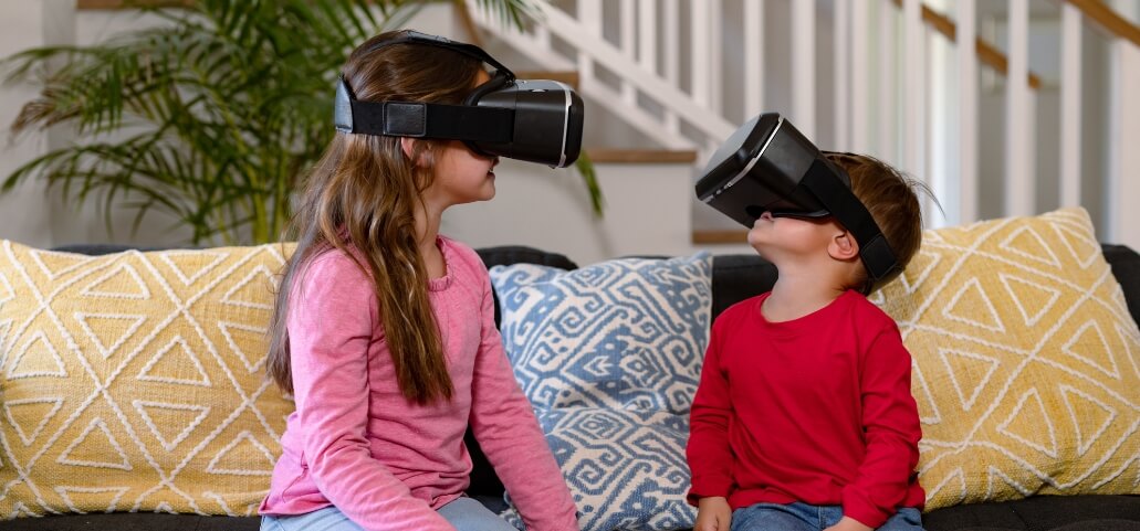 Best VR Headset for Kids | Adventures Kids Will Love - CRAFTED CHRONICLE